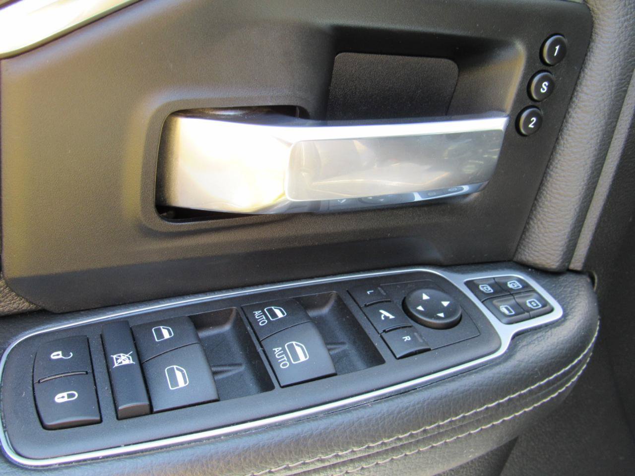 Used 2024 RAM 2500 Laramie w/ Safety Group AWD/4WD image 18