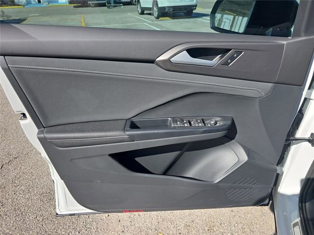 New 2026 Volkswagen Taos SE FWD image 13
