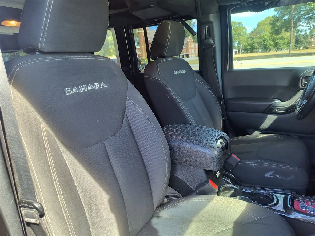 Used 2018 Jeep Wrangler Unlimited Sahara image 30