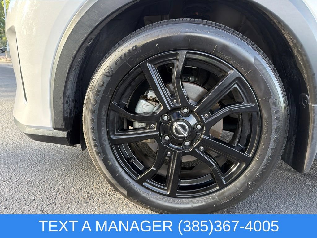 Used 2023 Nissan Kicks SR w/ SR Premium Package FWD image 9