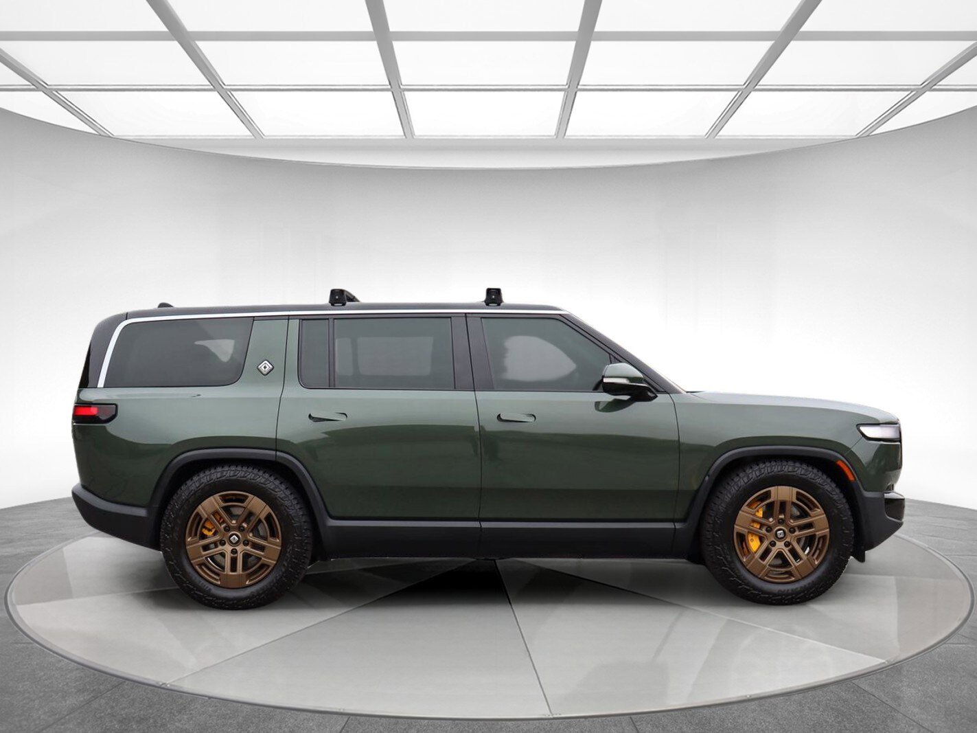 Used 2023 Rivian R1S Adventure image 4