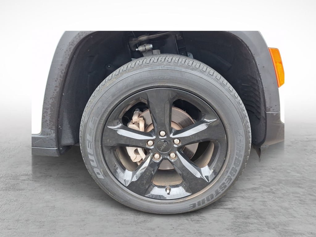 Certified 2023 Jeep Grand Cherokee Altitude AWD/4WD image 8