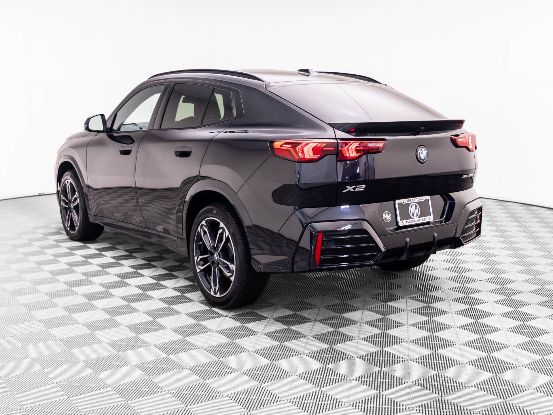 Certified 2025 BMW X2 xDrive28i w/ Premium Package AWD/4WD image 3