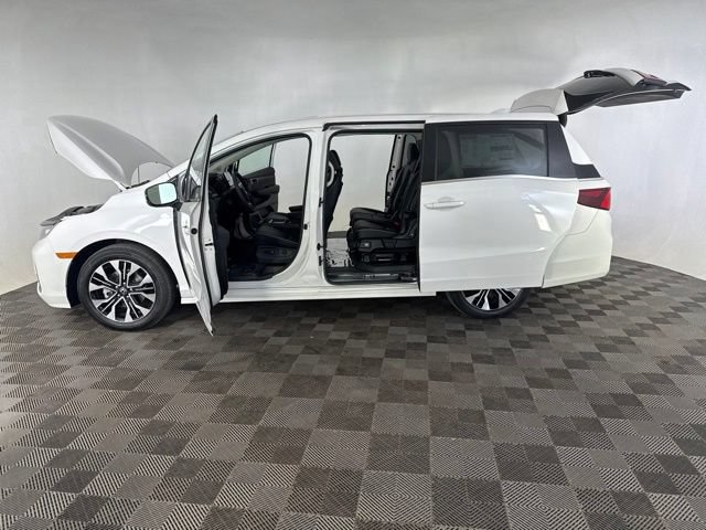 Certified 2026 Honda Odyssey Elite image 12