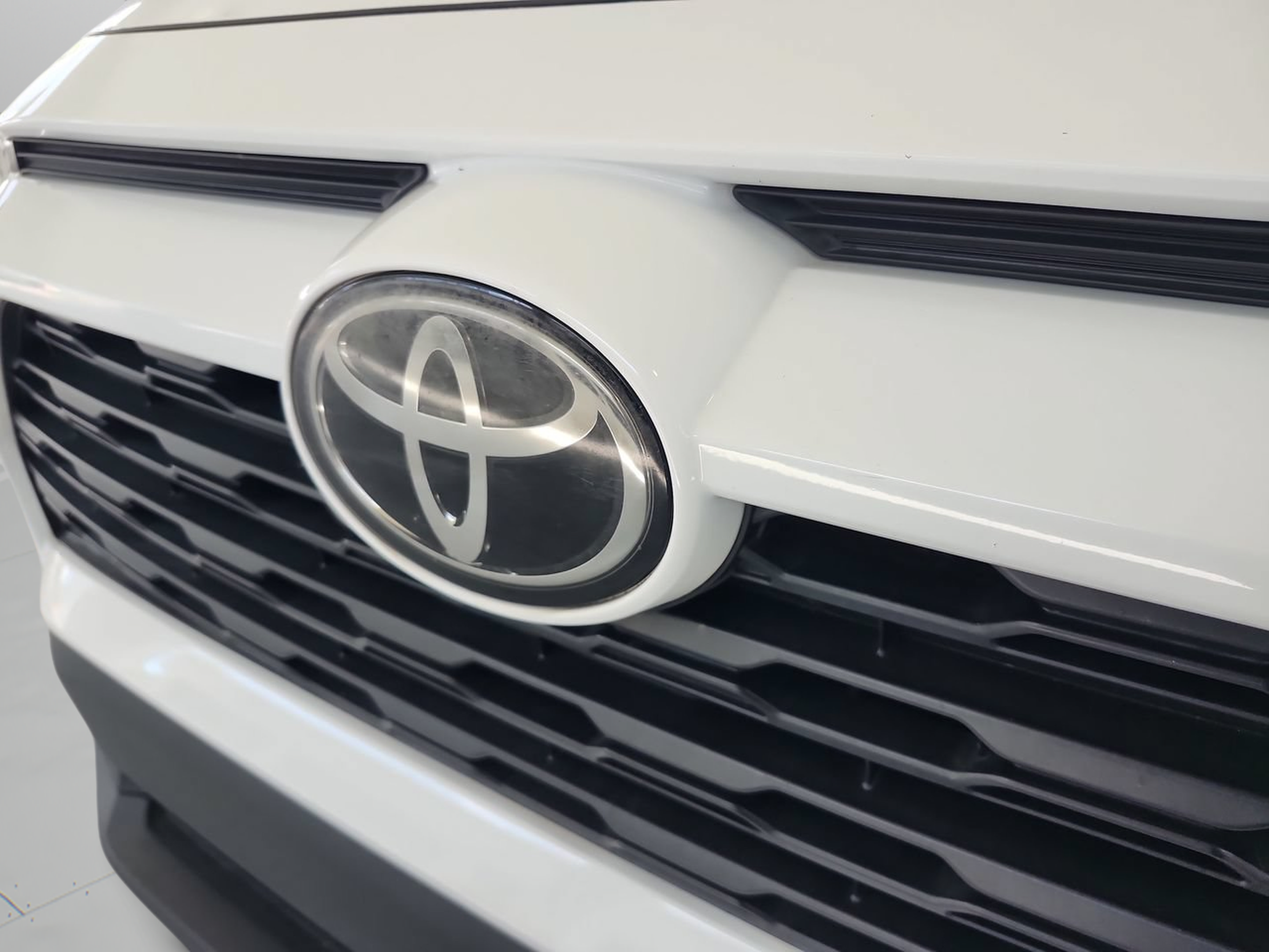 Used 2021 Toyota RAV4 XLE FWD image 28