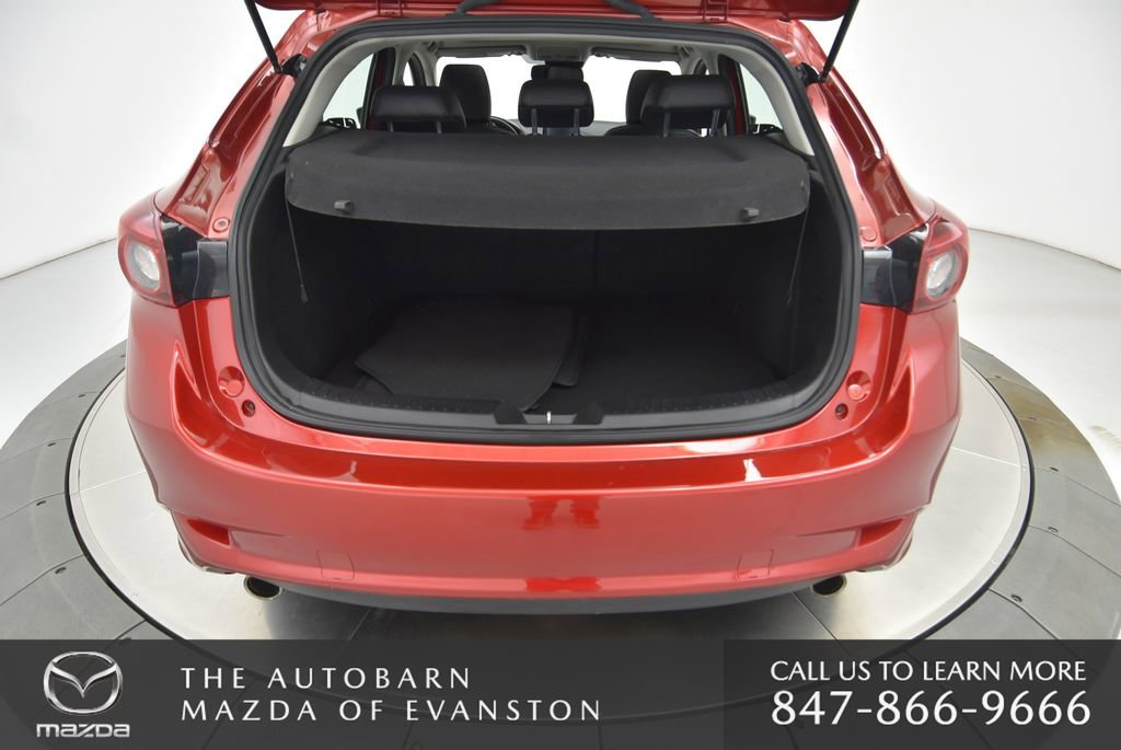 Used 2018 MAZDA MAZDA3 Grand Touring w/ Premium Equipment Package FWD image 32