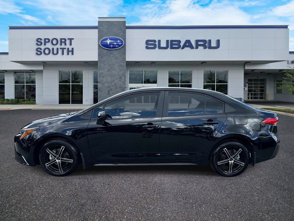 Used 2025 Toyota Corolla LE FWD image 7