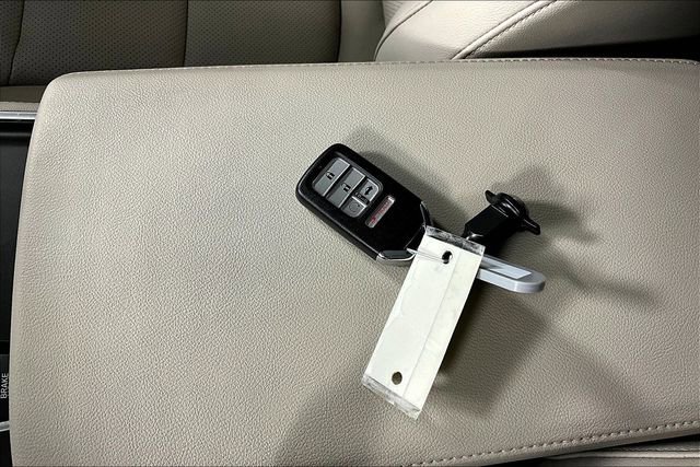 Used 2022 Honda Accord Touring image 10
