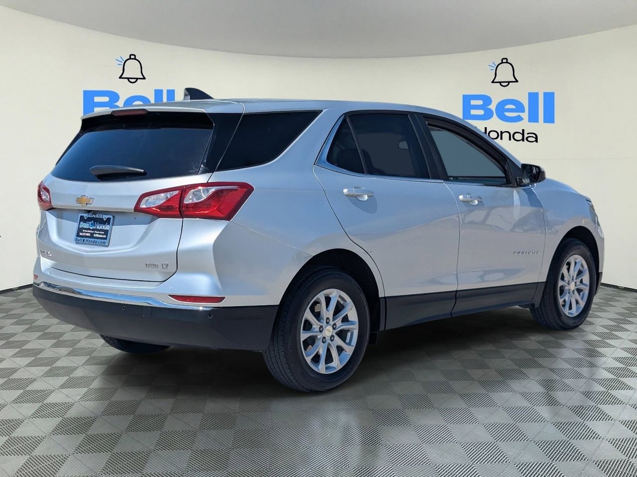 Used 2021 Chevrolet Equinox LT w/ LPO, Cargo Package AWD/4WD image 4