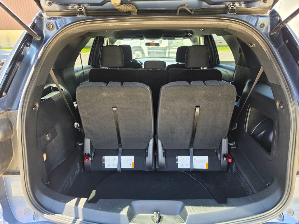 Used 2018 Ford Explorer XLT AWD/4WD image 8