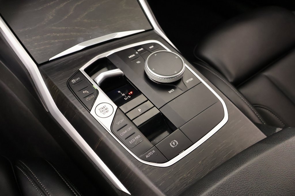 Used 2023 BMW 330i xDrive Sedan w/ Premium Package image 10