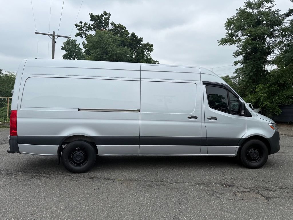 Used 2021 Mercedes-Benz Sprinter 2500 image 11
