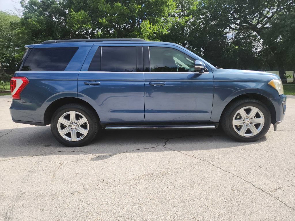 Used 2019 Ford Expedition XLT w/ Equipment Group 202A RWD image 12