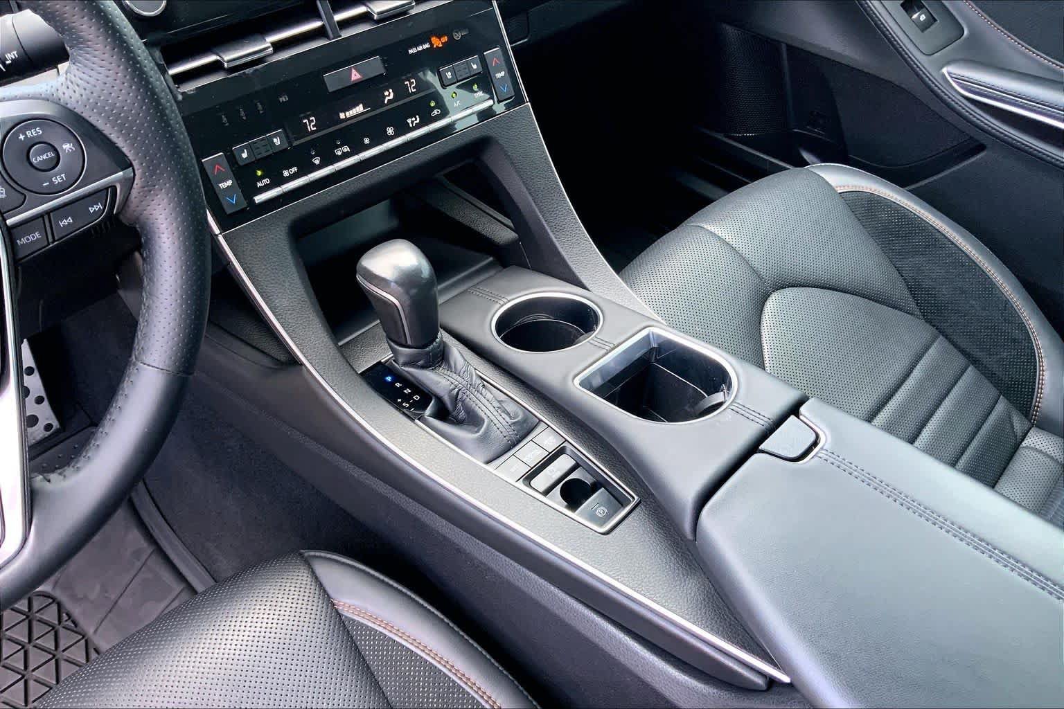 Used 2021 Toyota Avalon Touring FWD image 17