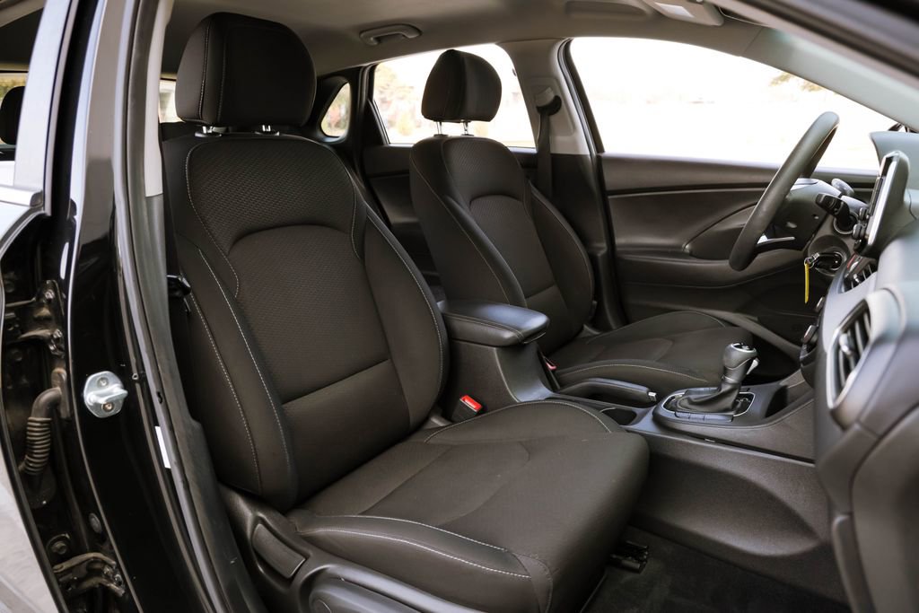 Used 2018 Hyundai Elantra GT FWD image 22