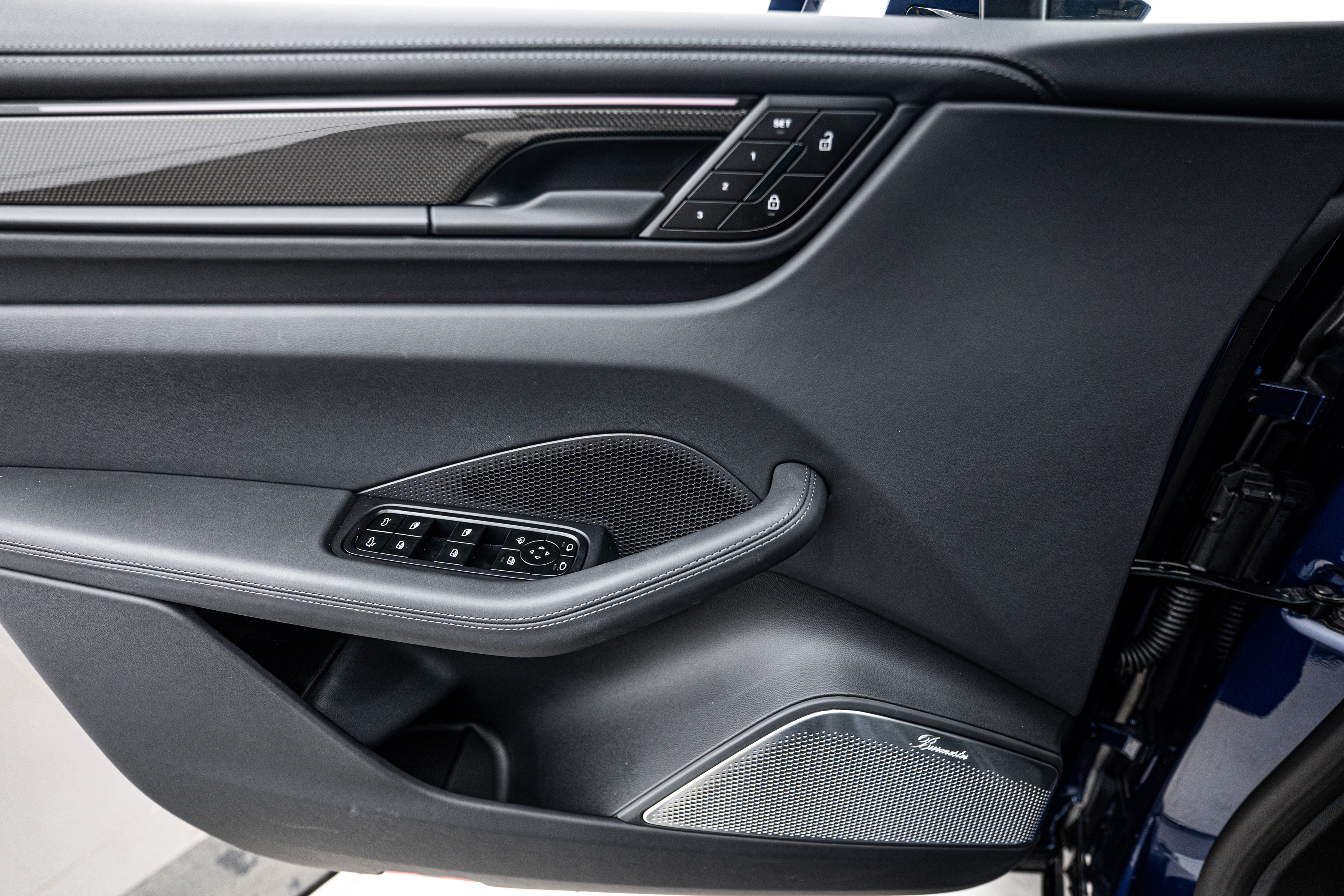 New 2025 Porsche Macan Turbo Electric image 17