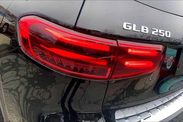 Used 2026 Mercedes-Benz GLB 250 4MATIC image 25