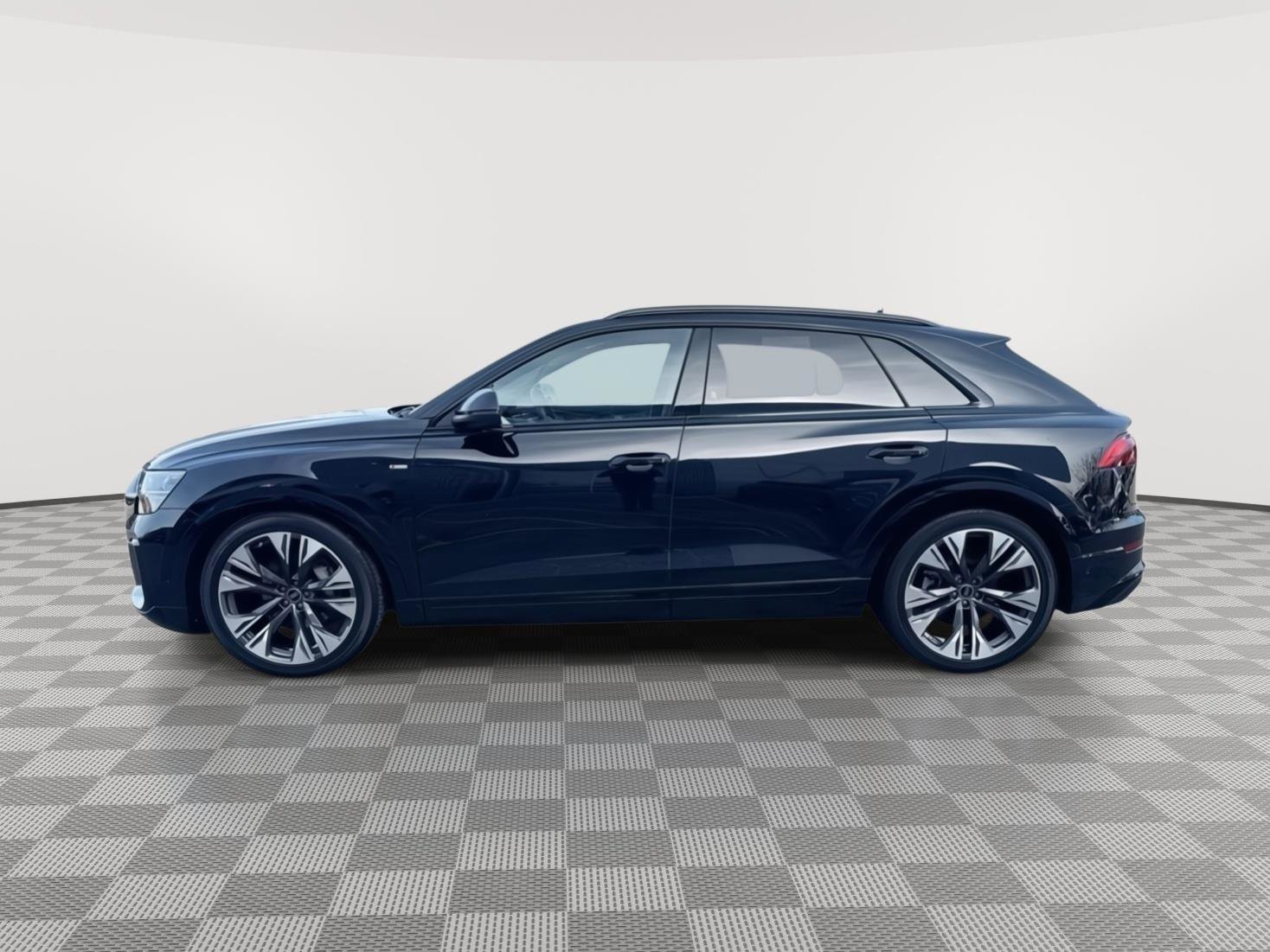 Certified 2025 Audi Q8 Prestige w/ Prestige Package AWD/4WD image 2