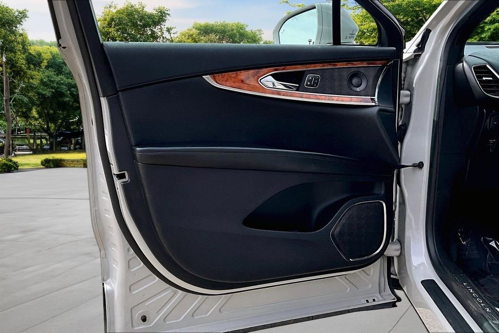 Used 2020 Lincoln Nautilus Reserve FWD image 22