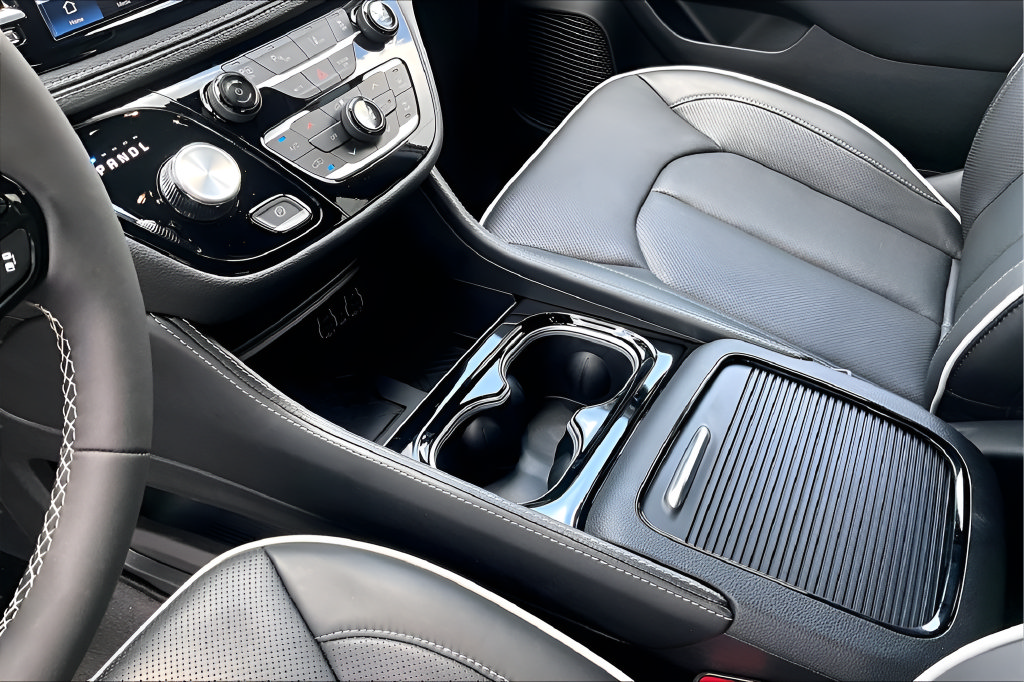 New 2025 Chrysler Pacifica Premium FWD image 8
