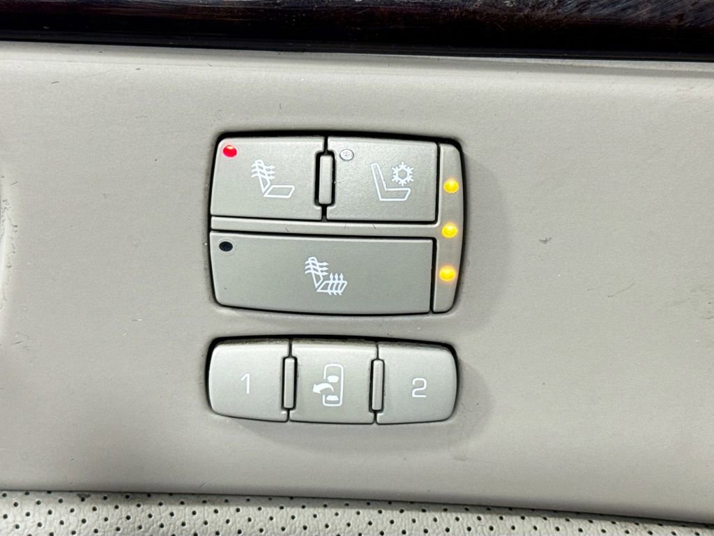 Used 2009 Cadillac DTS image 23