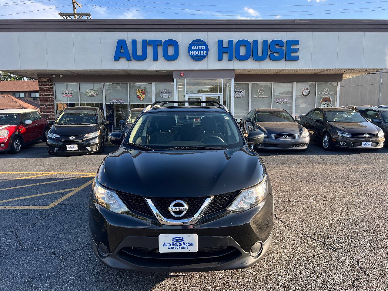Used 2017 Nissan Rogue Sport SV AWD/4WD image 2