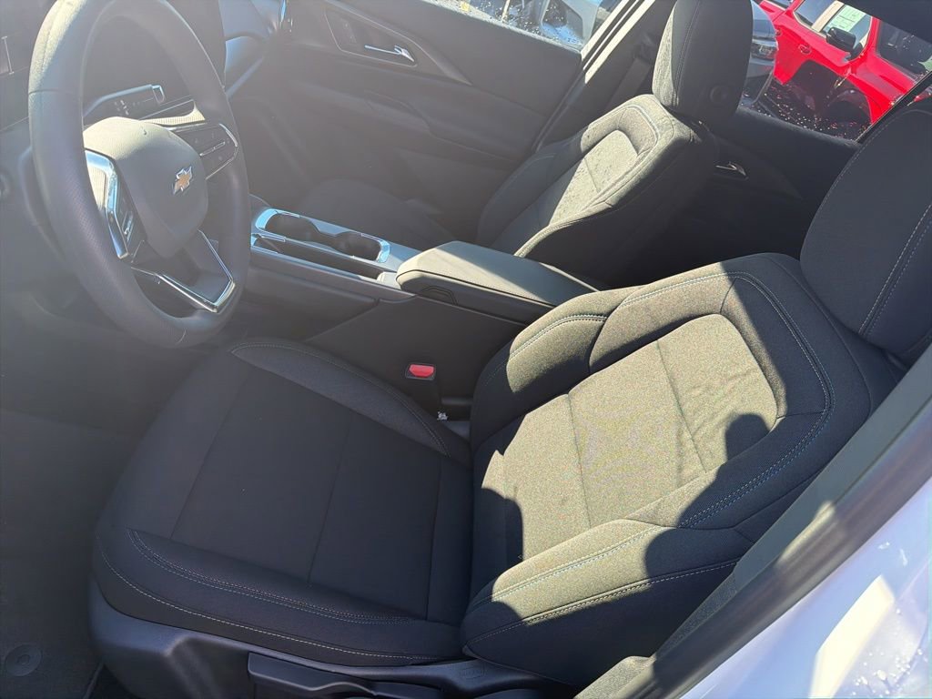 New 2026 Chevrolet Equinox EV LT image 6