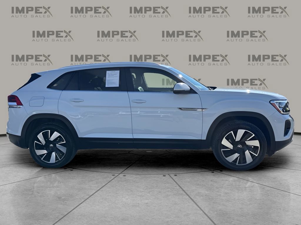 Used 2025 Volkswagen Atlas Cross Sport SE image 6