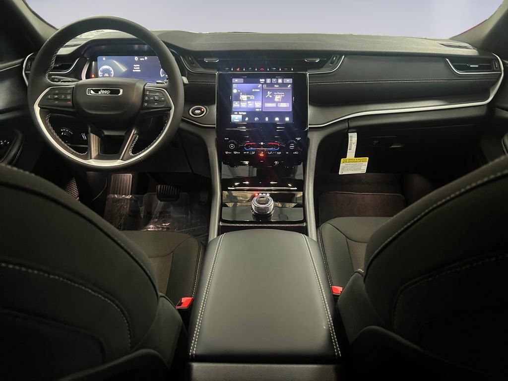 New 2025 Jeep Grand Cherokee Laredo w/ Trailer Tow Package image 14