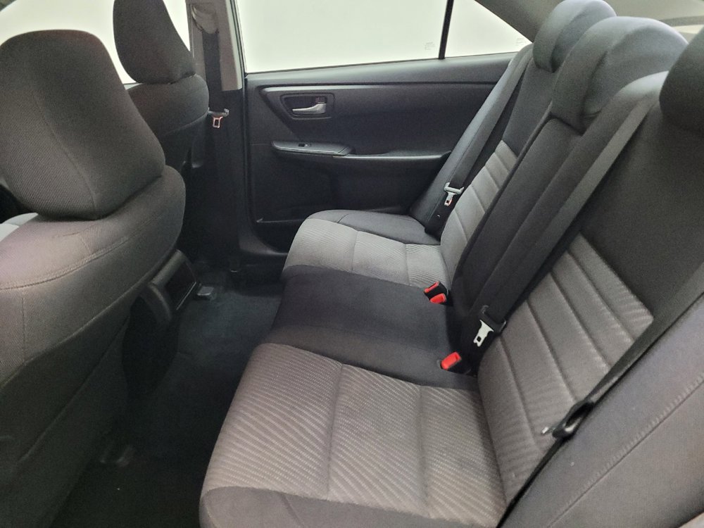 Used 2015 Toyota Camry LE image 18