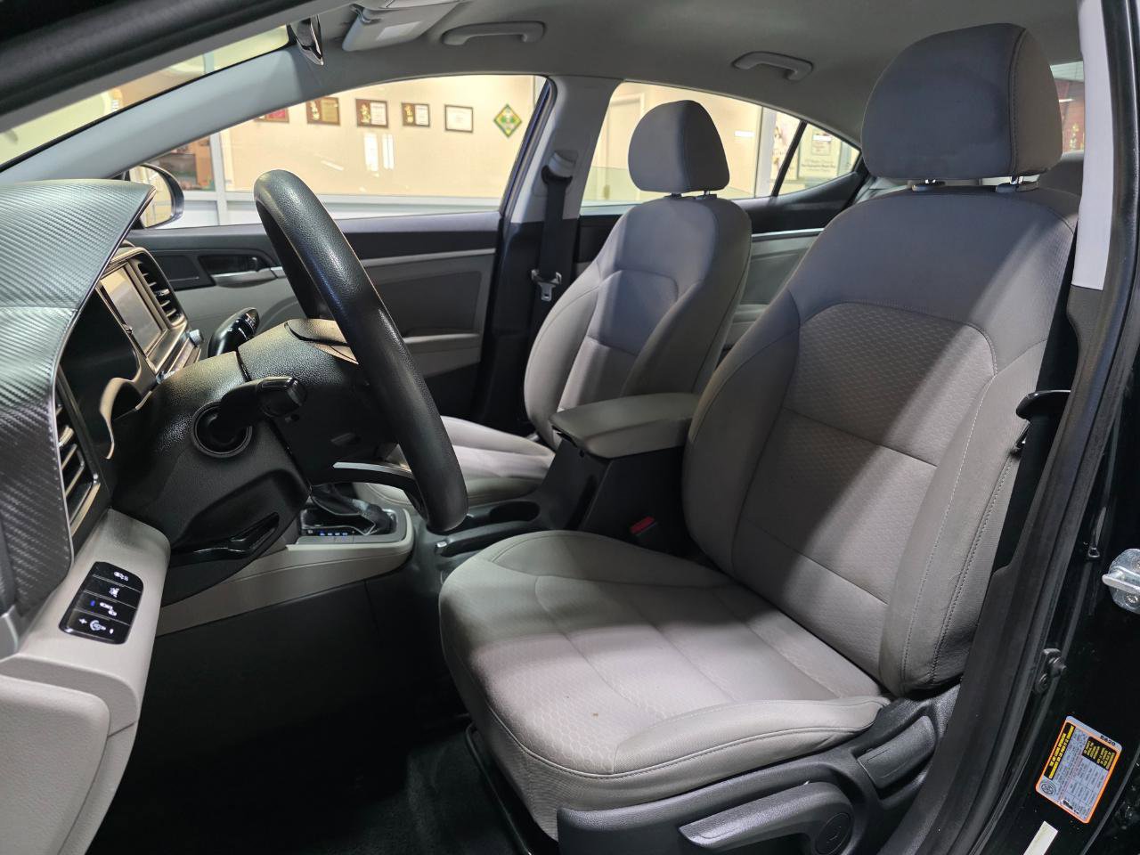 Used 2020 Hyundai Elantra SEL image 15