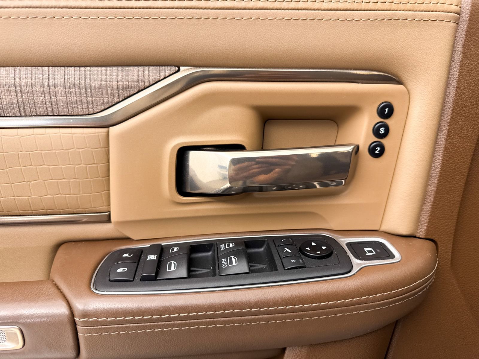 Used 2021 RAM 2500 Limited image 28