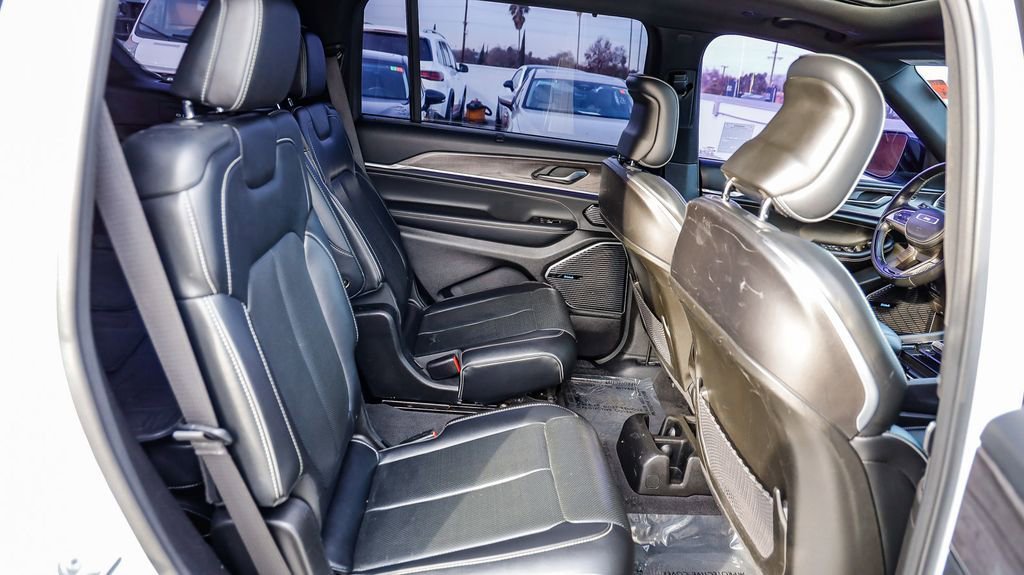 Used 2021 Jeep Grand Cherokee L Overland w/ Advanced Protech Group III image 20