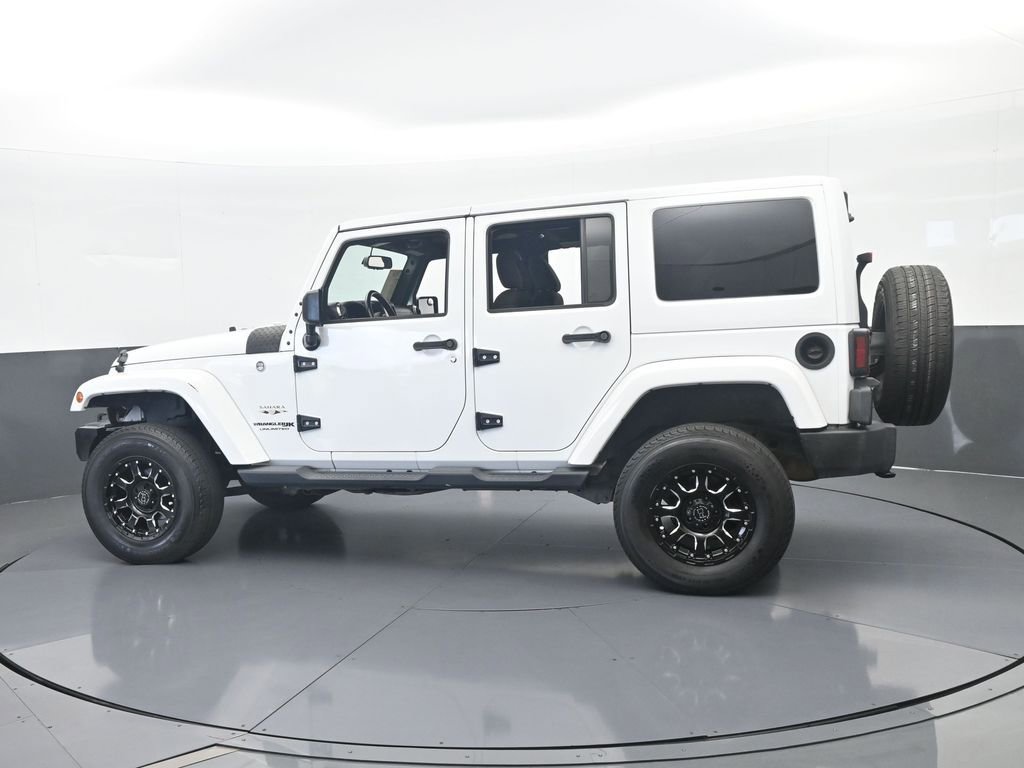 Used 2018 Jeep Wrangler Unlimited Sahara w/ Connectivity Group image 3