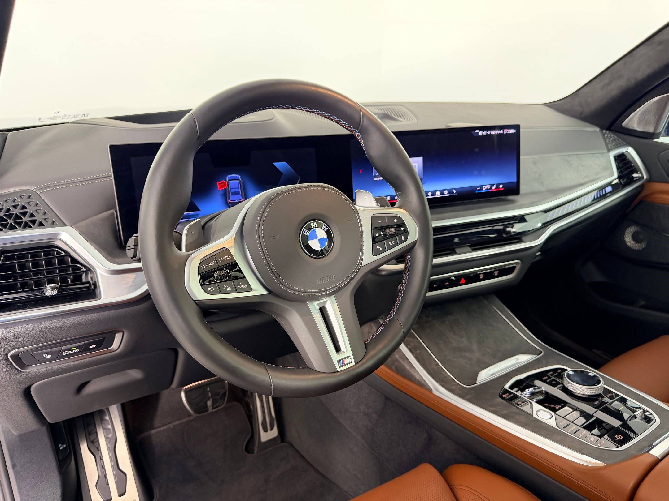 Certified 2025 BMW X7 M60i AWD/4WD image 4