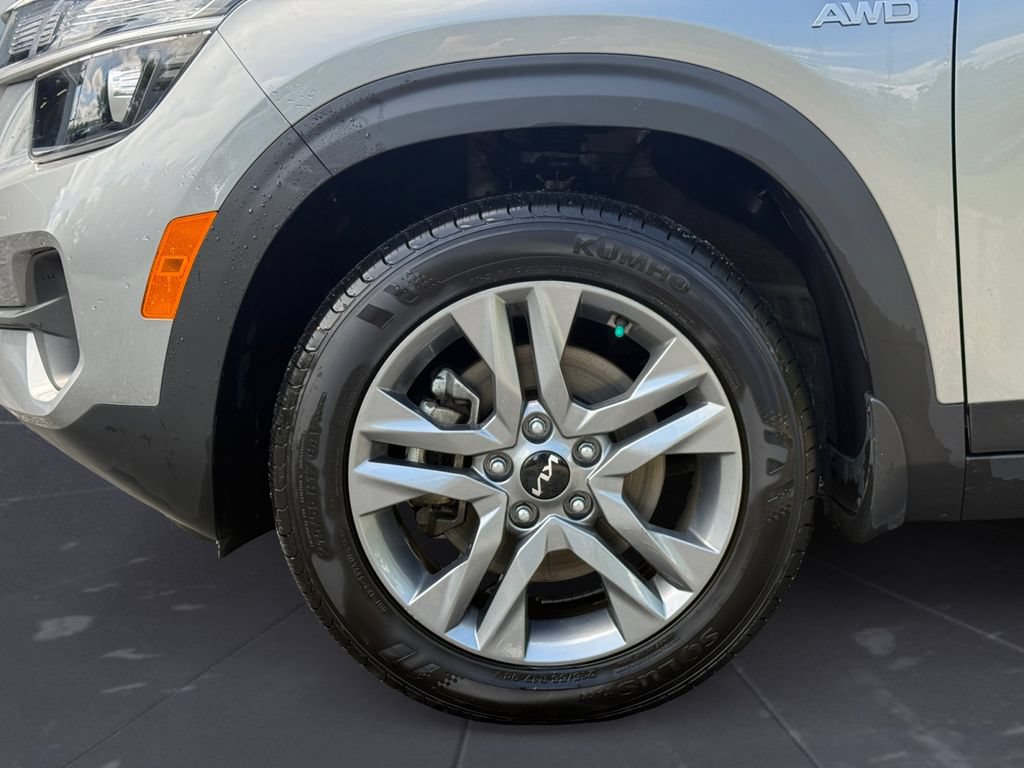 Used 2023 Kia Seltos LX AWD/4WD image 14