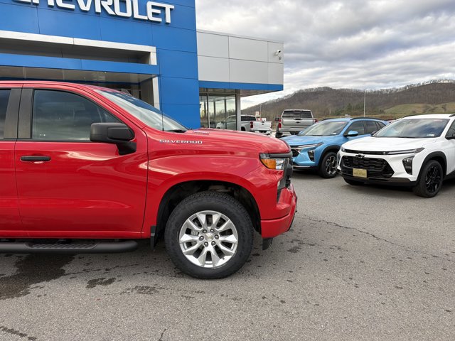 Used 2024 Chevrolet Silverado 1500 Custom image 2