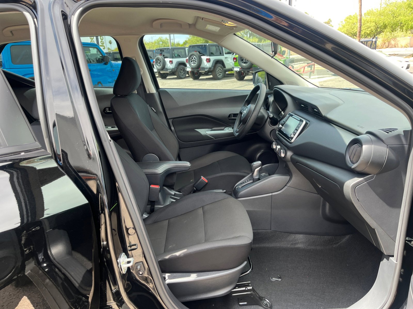 Used 2025 Nissan Kicks Play S image 19