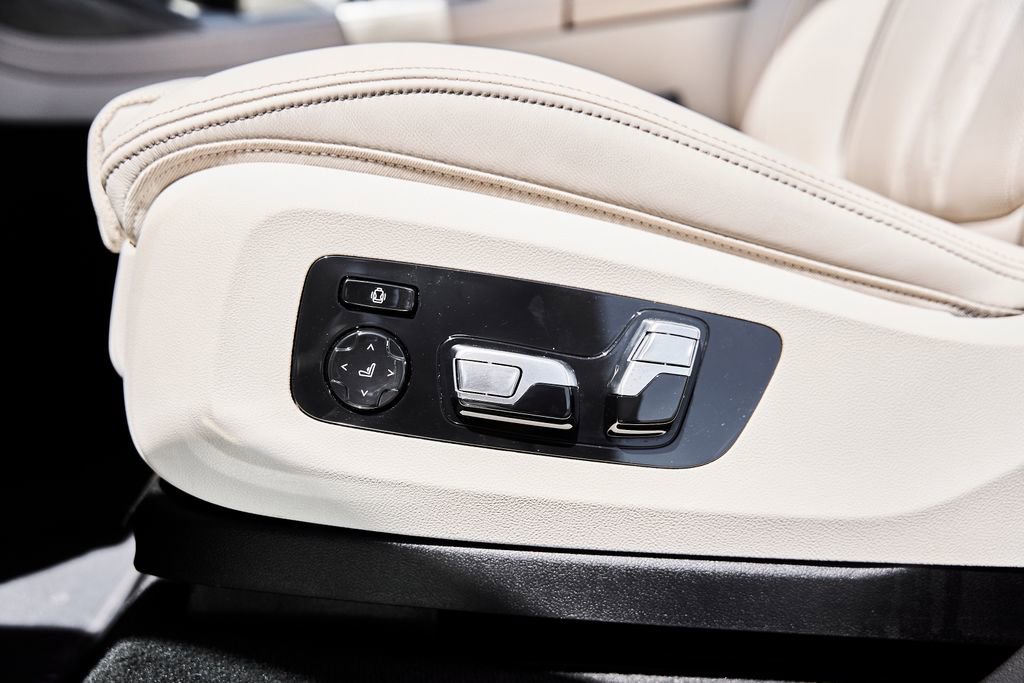 Used 2023 BMW ALPINA XB7 image 40