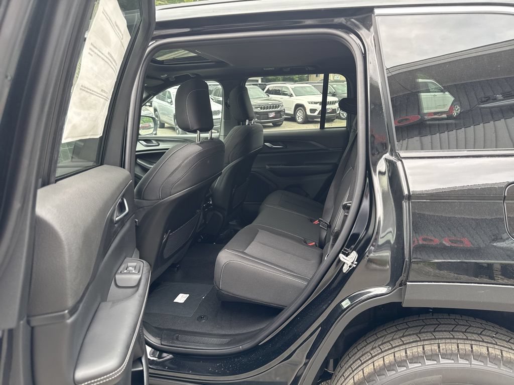New 2025 Jeep Grand Cherokee Laredo X AWD/4WD image 7