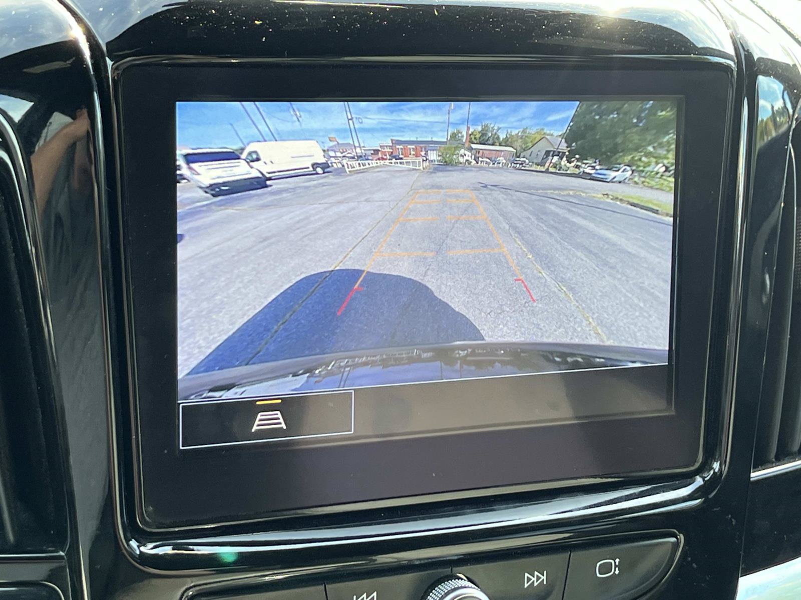 Used 2023 Chevrolet Traverse LT AWD/4WD image 38