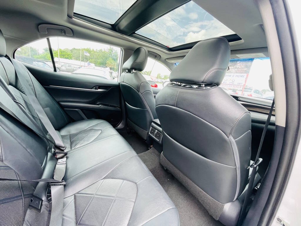 Used 2019 Toyota Camry XLE FWD image 19