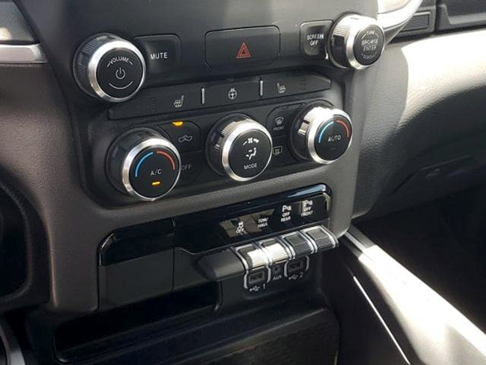 Used 2022 RAM 1500 Big Horn AWD/4WD image 26