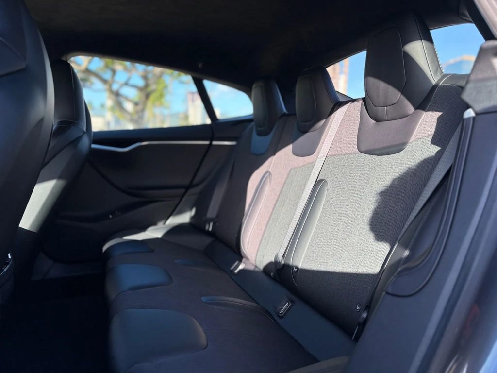 Used 2016 Tesla Model S 60 image 17