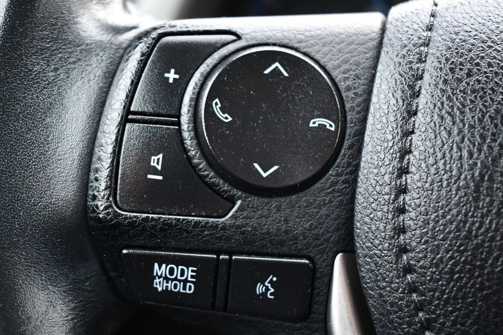 Used 2018 Toyota RAV4 XLE w/ Plus Extra Value Package image 17