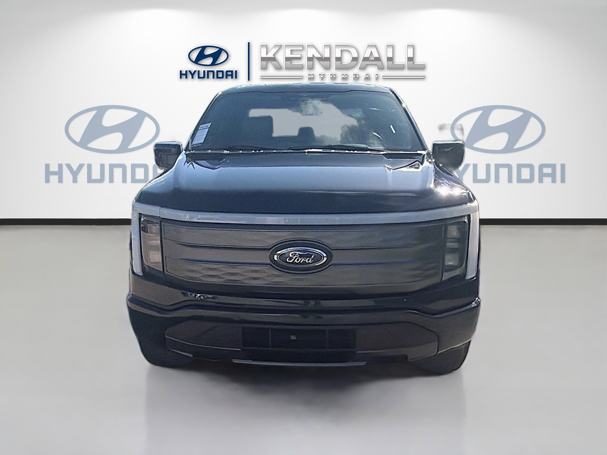 Used 2023 Ford F150 Lightning Lariat image 2