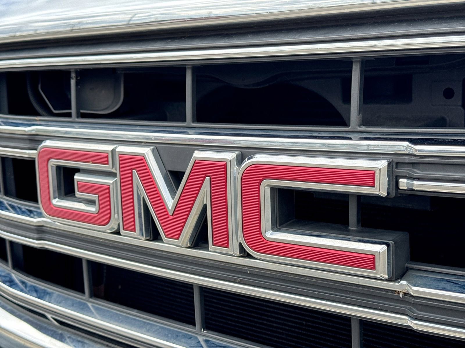 Used 2015 GMC Sierra 1500 SLT w/ SLT Preferred Package AWD/4WD image 14