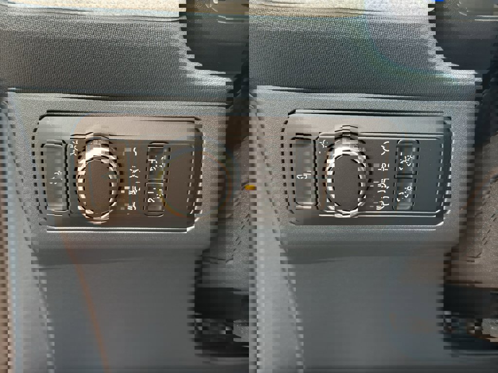 New 2025 Ford Maverick XLT w/ XLT Luxury Package image 27