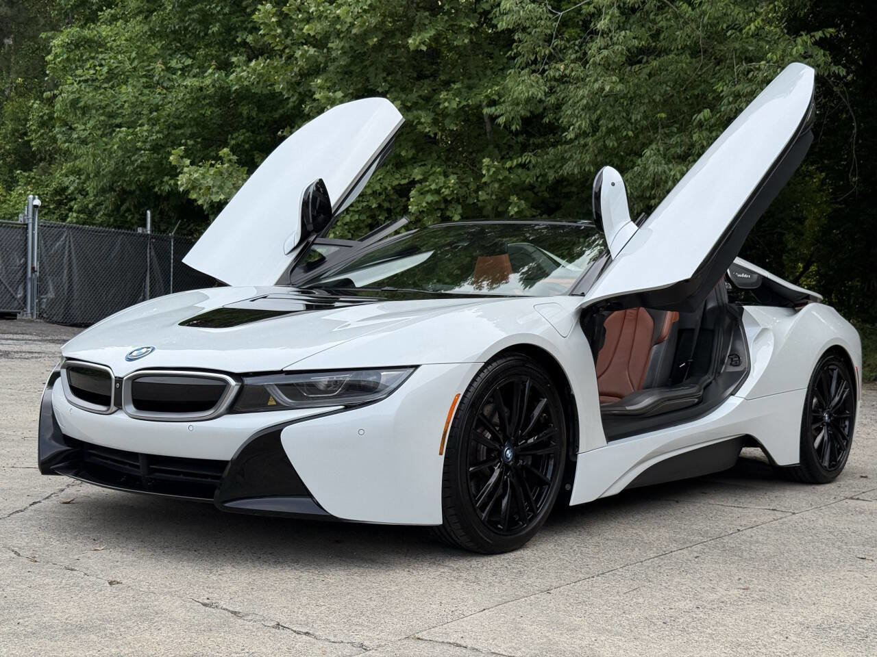 Used 2019 BMW i8 Roadster AWD/4WD image 1