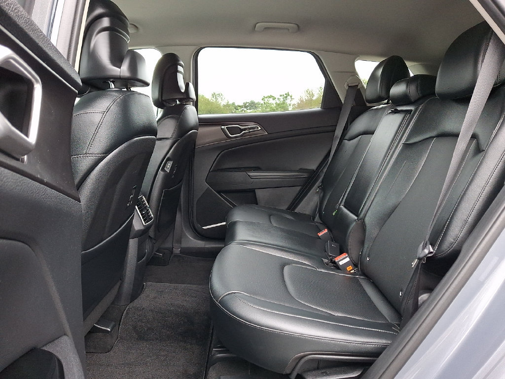 Used 2024 Kia Sportage EX AWD/4WD image 10